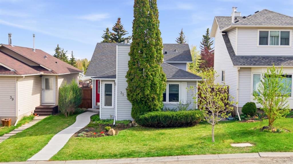 35 Millbank Road SW, Calgary — photo 2 of 44