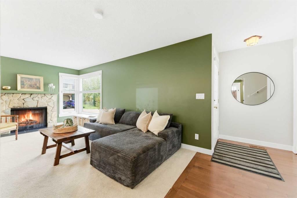 35 Millbank Road SW, Calgary — photo 4 of 44