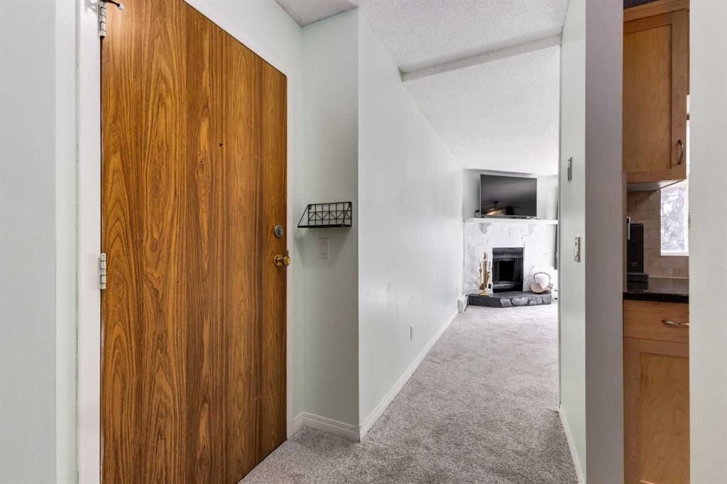 2240, 70 Glamis Drive SW, Calgary — photo 5 of 37