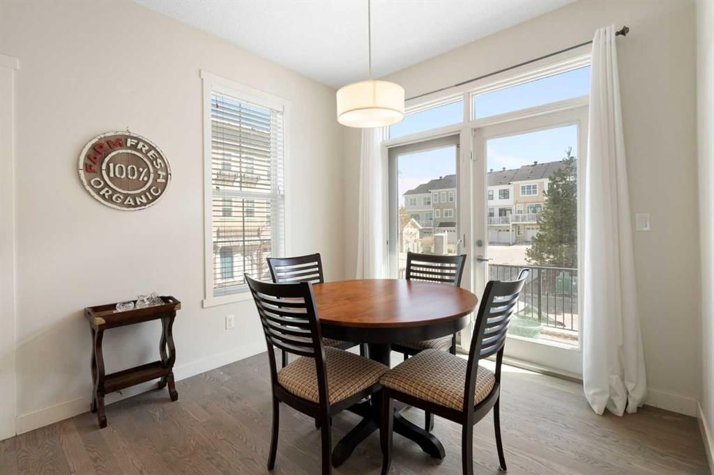 404 Nolanfield Villas NW, Calgary — photo 3 of 20