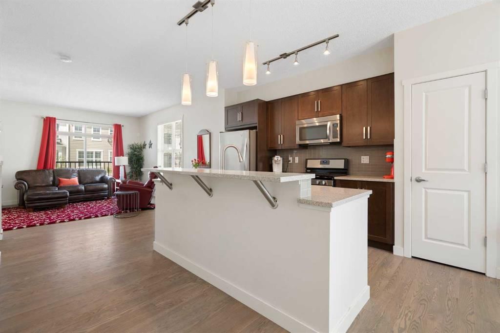 404 Nolanfield Villas NW, Calgary — photo 5 of 20