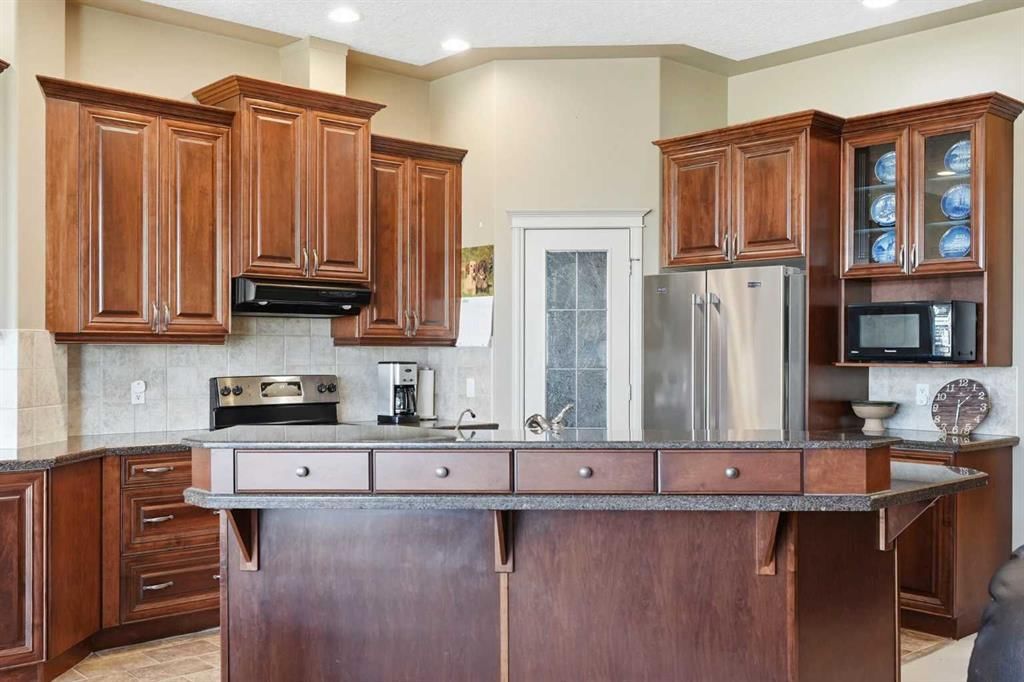 4518 Hamptons Way NW, Calgary — photo 5 of 37