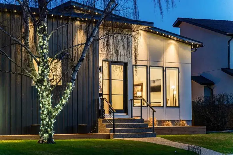 5420 La Salle Crescent SW, Calgary — main listing photo