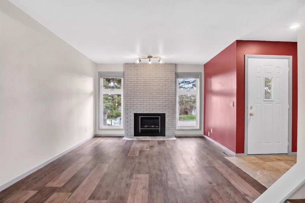 23 Bermuda Place NW, Calgary — photo 5 of 41