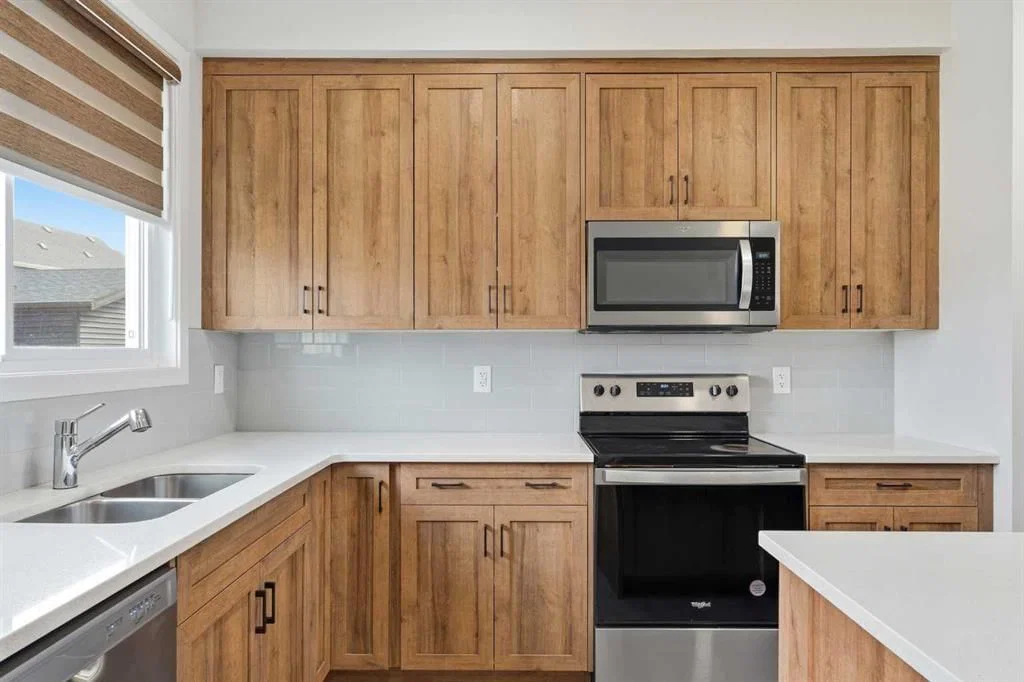 1612 Rangeview Drive SE, Calgary — photo 5 of 32