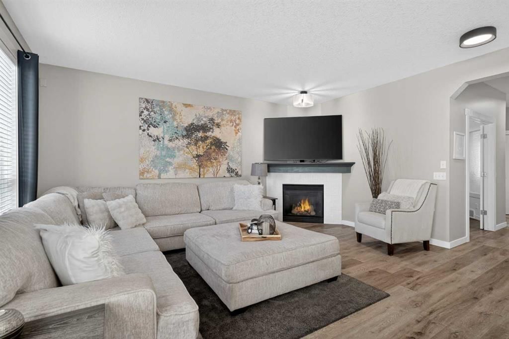 176 Chapalina Heights SE, Calgary — photo 2 of 40