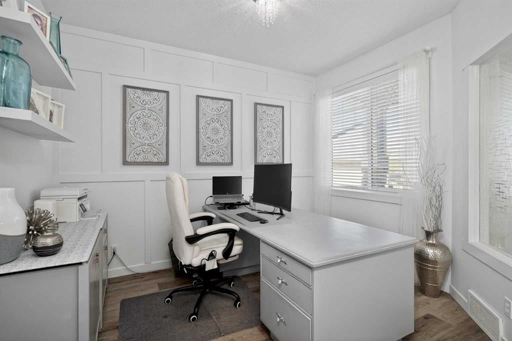 176 Chapalina Heights SE, Calgary — photo 5 of 40