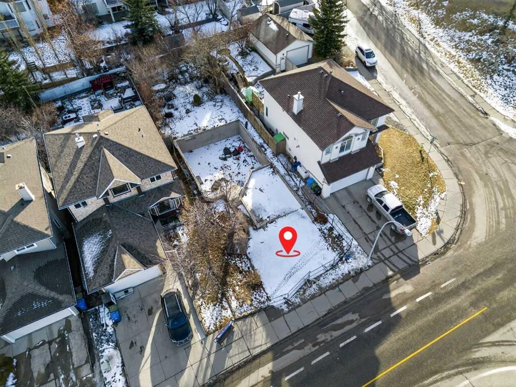 10929 Hidden Valley Drive NW, Calgary — photo 4 of 9