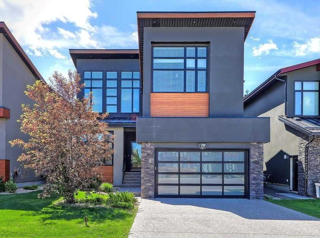 13 West Point Close SW, Calgary — main listing photo