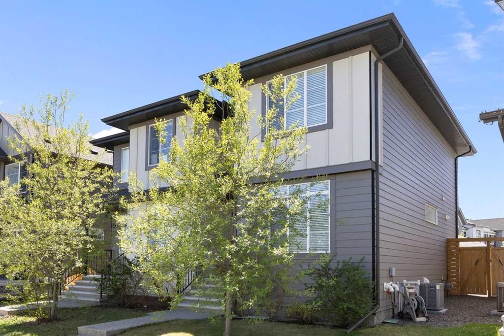1334 Walden Drive SE, Calgary — photo 2 of 36