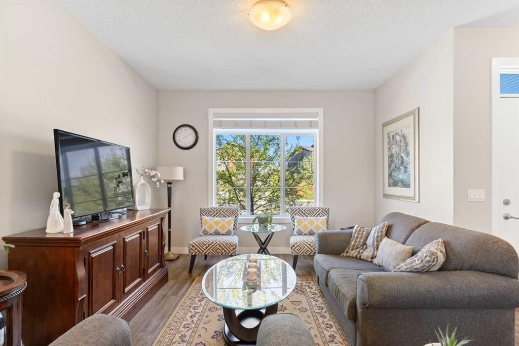 1334 Walden Drive SE, Calgary — photo 4 of 36