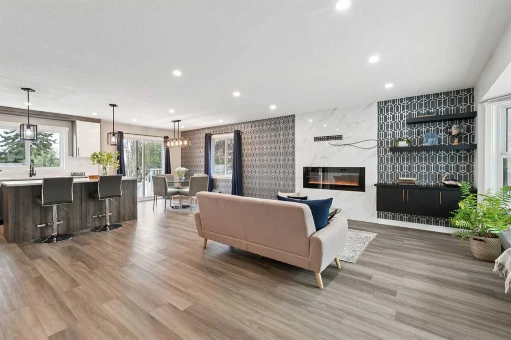 7116 Hunterwood Road NW, Calgary — photo 3 of 43