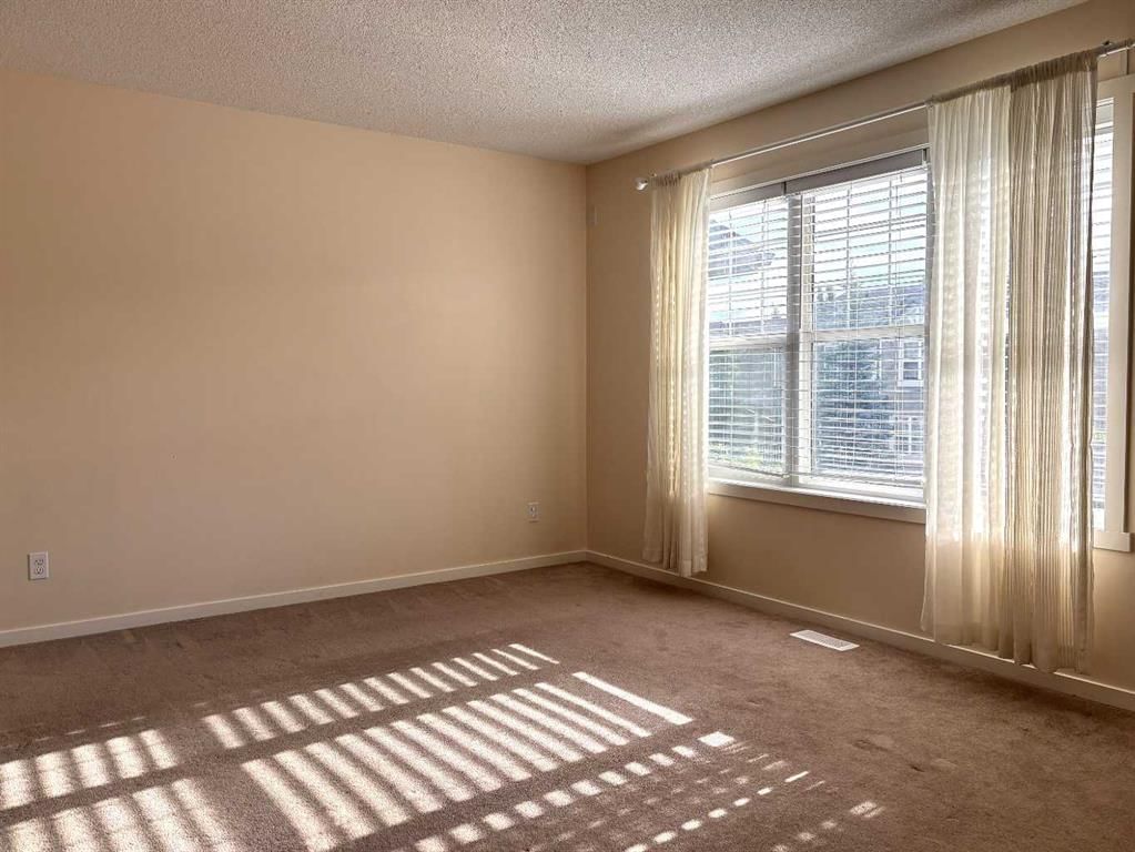 159 Panamount Way NW, Calgary — photo 5 of 45