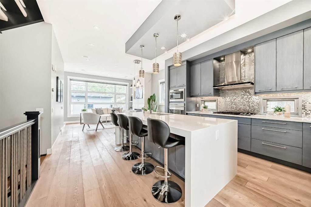 1518 19 Avenue NW, Calgary — photo 5 of 30