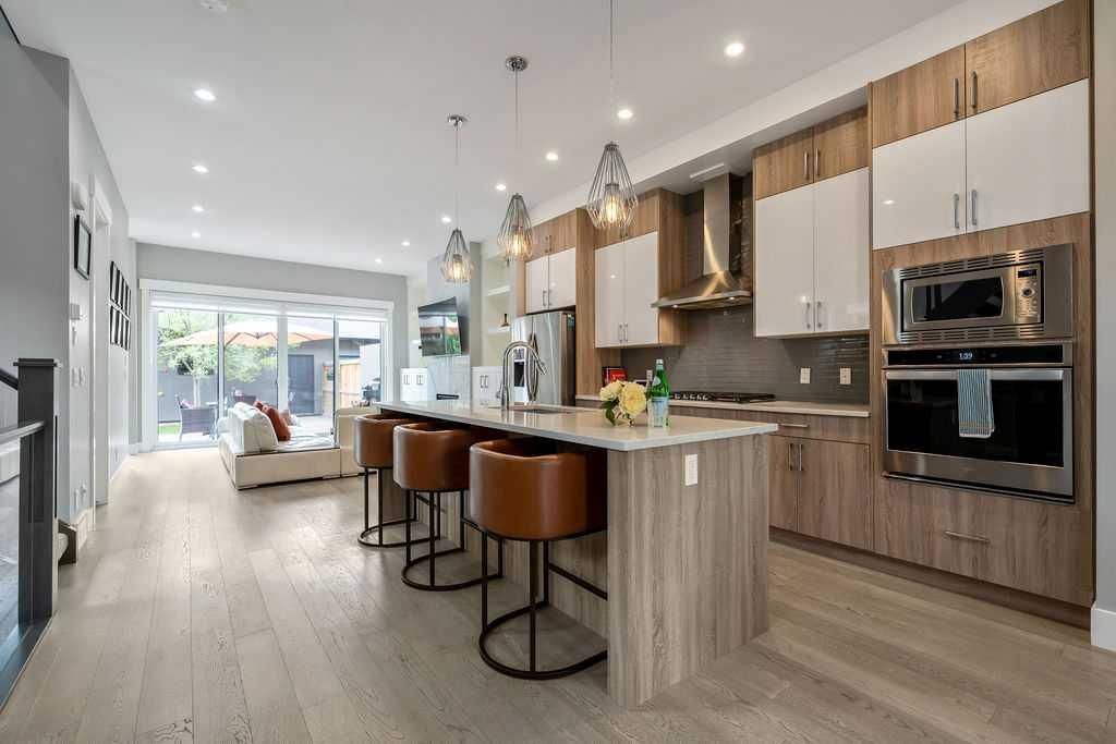 639 19 Avenue NW, Calgary — photo 2 of 42