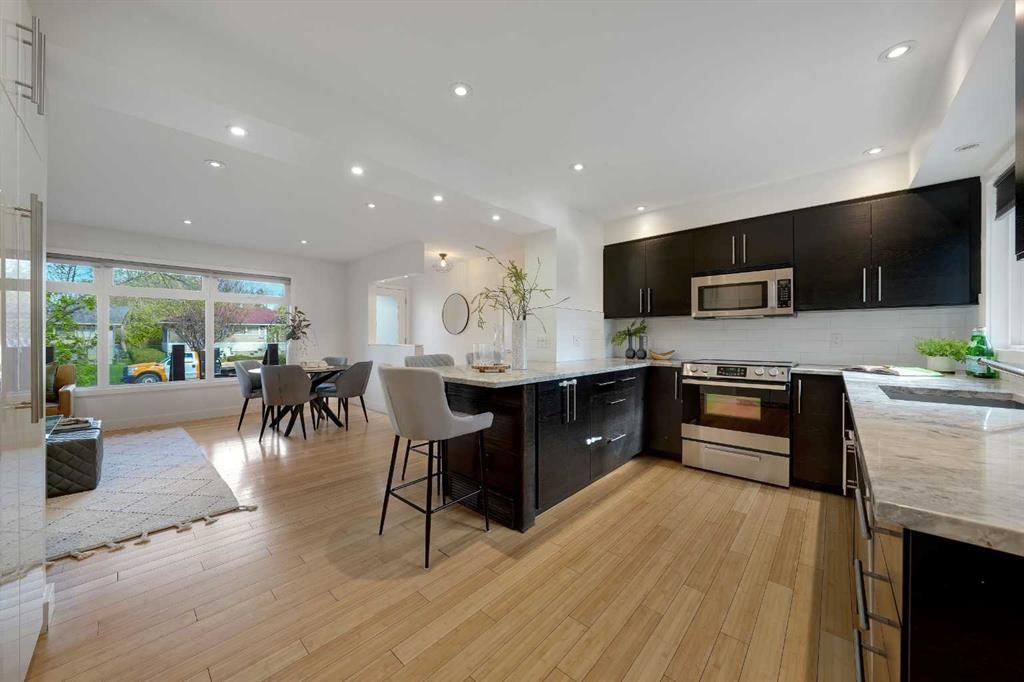 113 Langton Drive SW, Calgary — photo 3 of 33