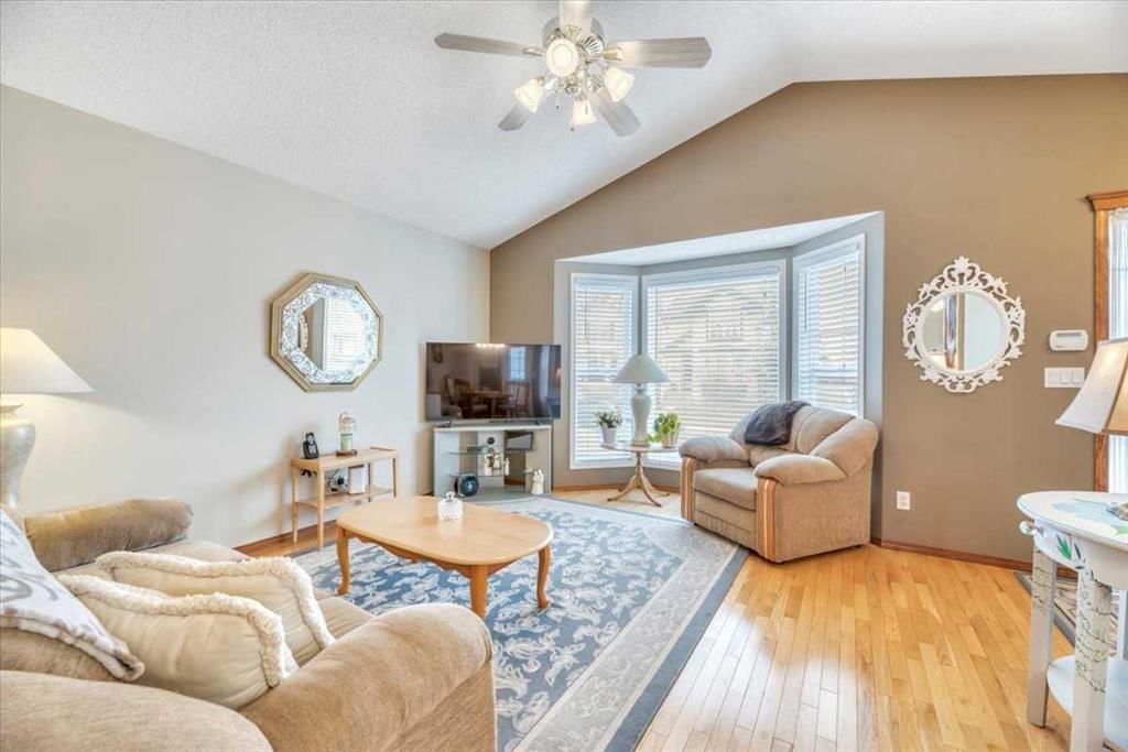 280 Cramond Close SE, Calgary — photo 5 of 23