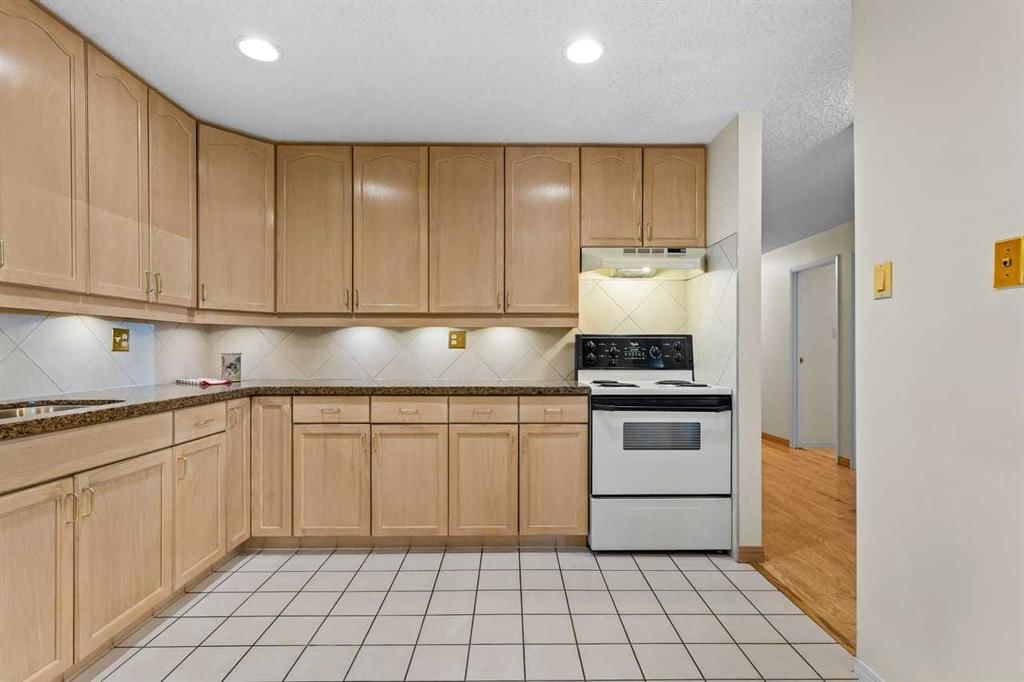 122, 723 57 Avenue SW, Calgary — photo 5 of 36