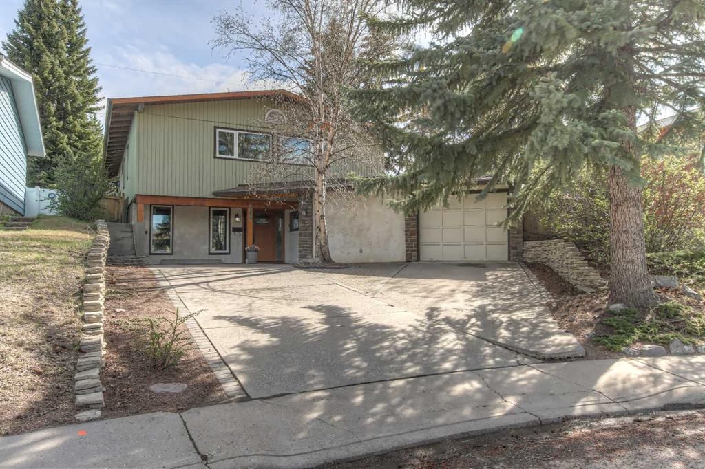 2519 Cherokee Drive NW, Calgary — main listing photo