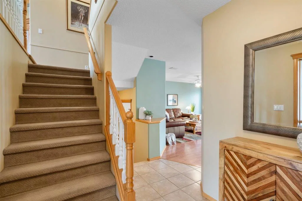 58 Bridlewood Circle SW, Calgary — photo 4 of 50