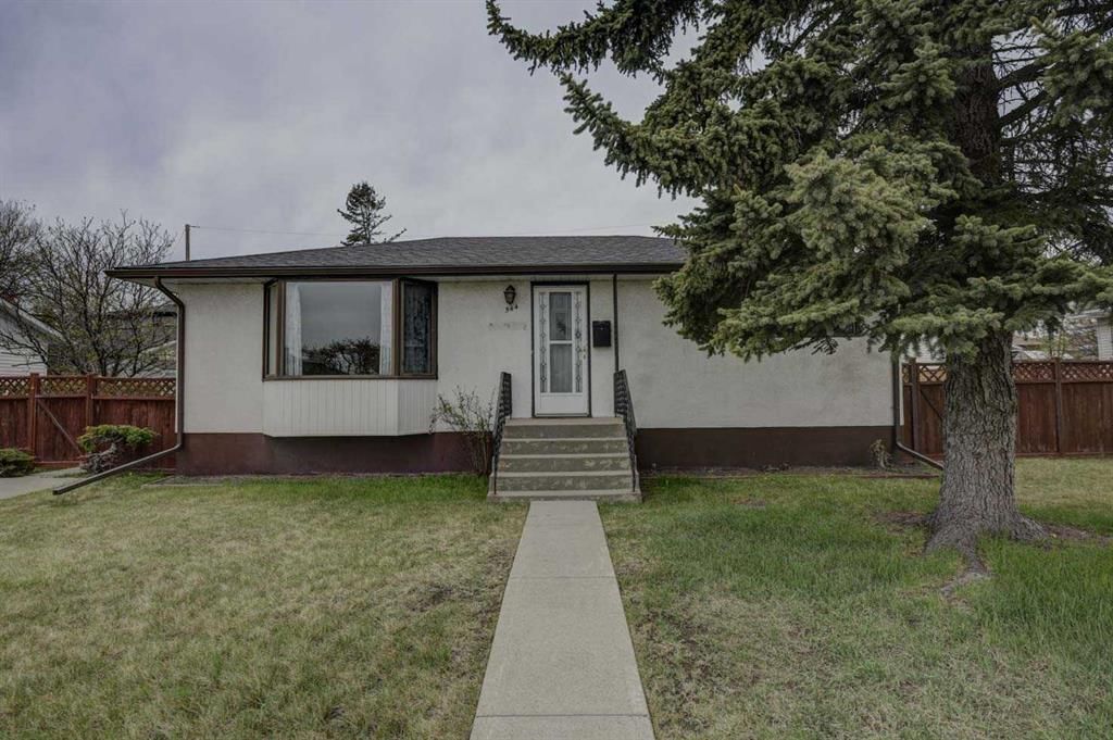 544 Thornhill Place NW, Calgary — photo 2 of 23