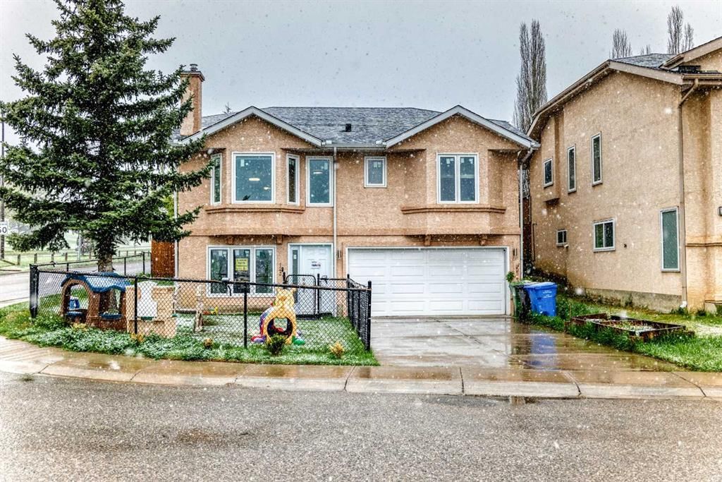 123 Millbank Road SW, Calgary — photo 3 of 37