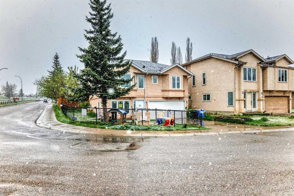 123 Millbank Road SW, Calgary — photo 5 of 37