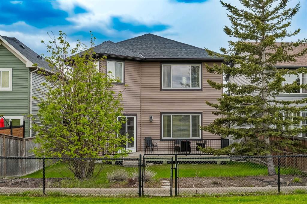 32 Evanspark Circle NW, Calgary — photo 5 of 44