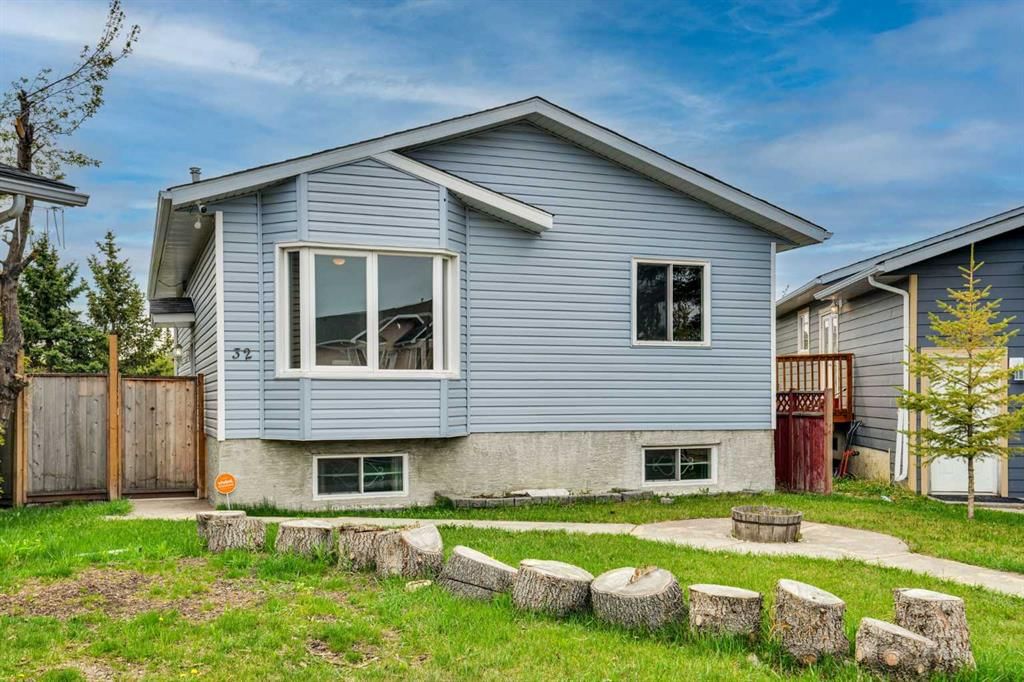 32 Taraglen Place NE, Calgary — main listing photo