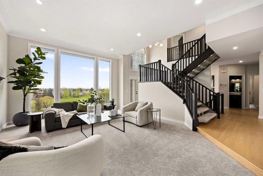 21 Douglas Woods Manor SE, Calgary — photo 3 of 46