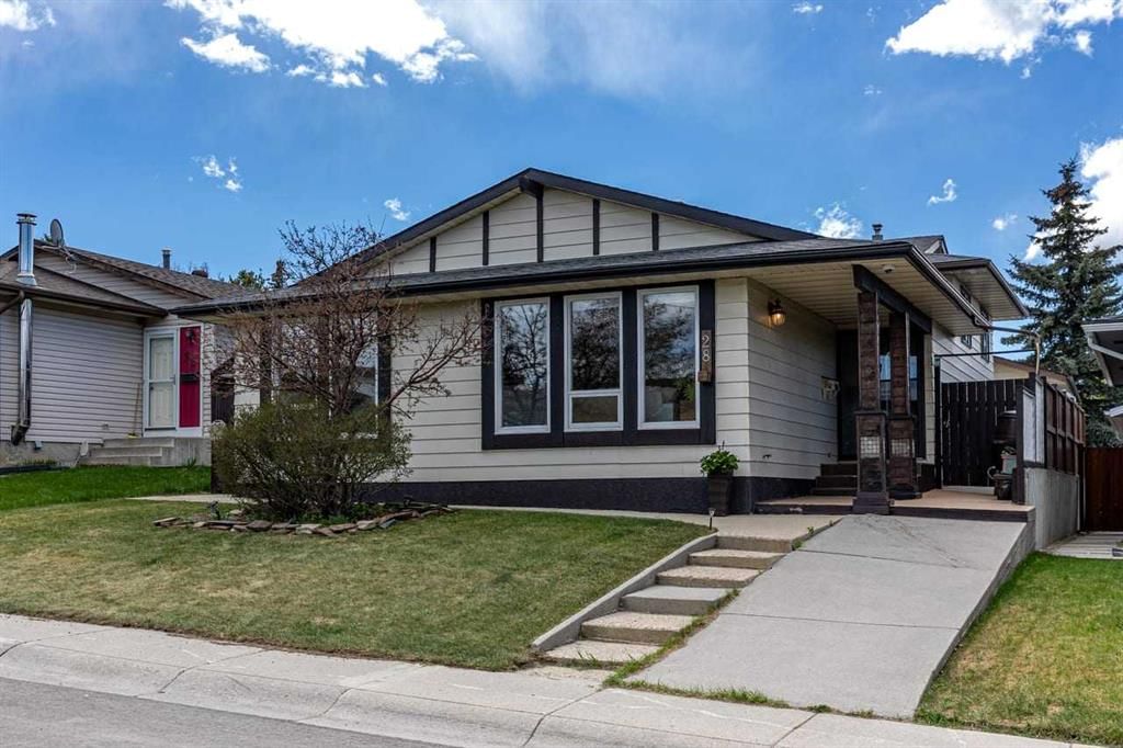 28 Beddington Crescent NE, Calgary — photo 2 of 47