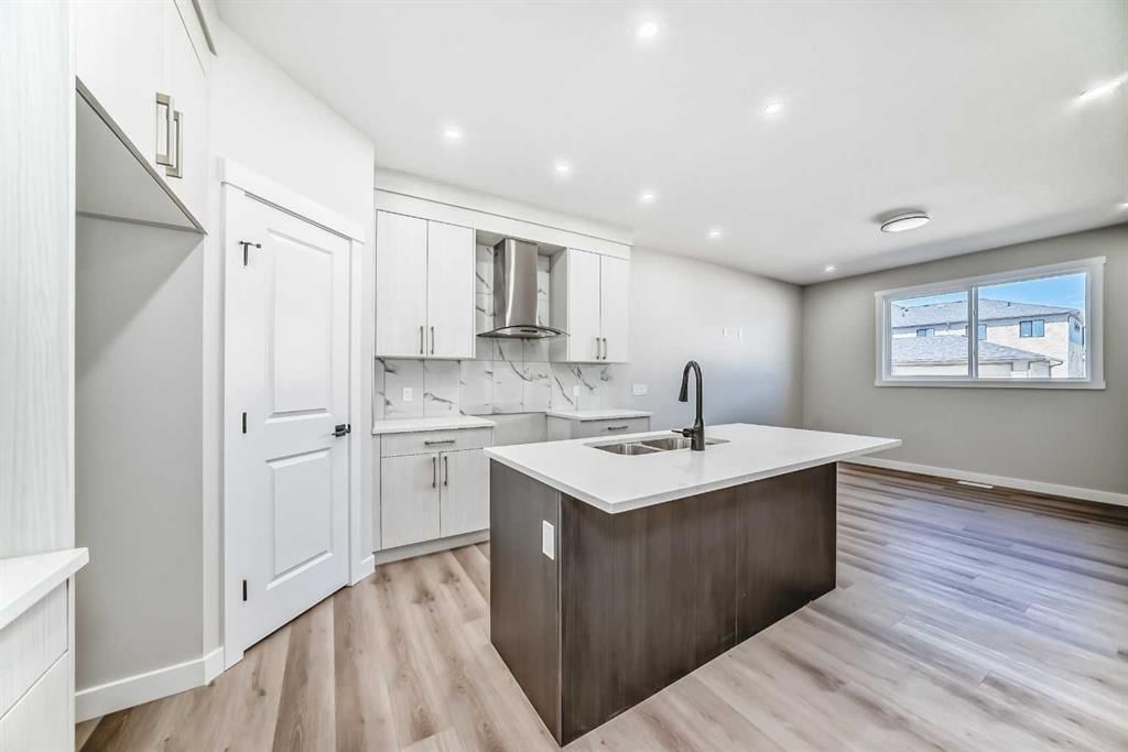 112 Belvedere Park SE, Calgary — photo 5 of 41