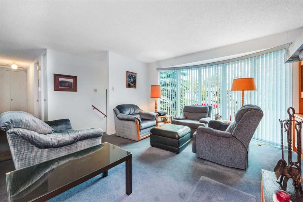 3623 54 Avenue SW, Calgary — photo 5 of 41