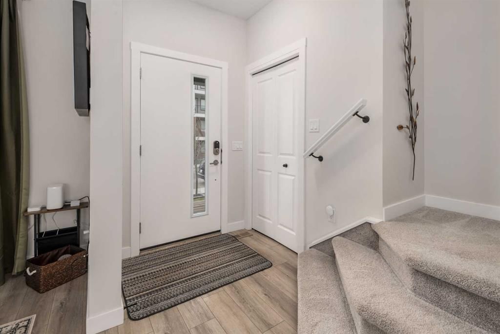 315 Wolf Creek Way SE, Calgary — photo 3 of 46