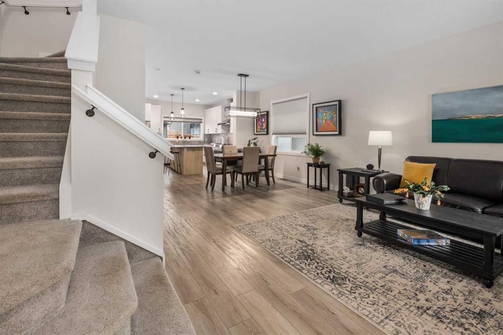 315 Wolf Creek Way SE, Calgary — photo 4 of 46