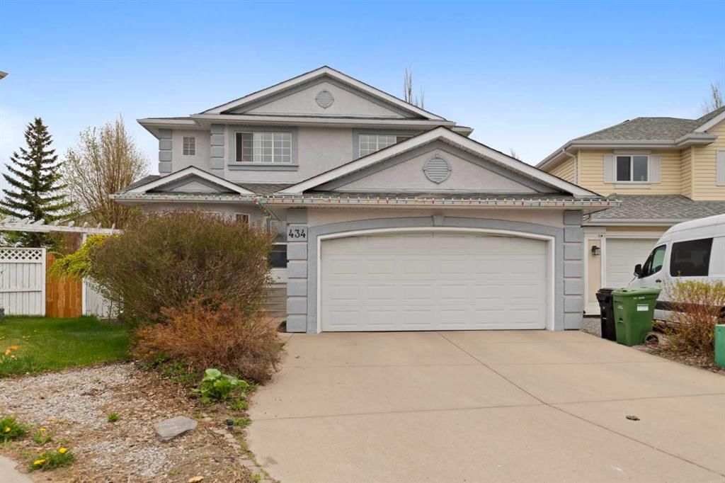 434 Douglas Woods Mews SE, Calgary — main listing photo
