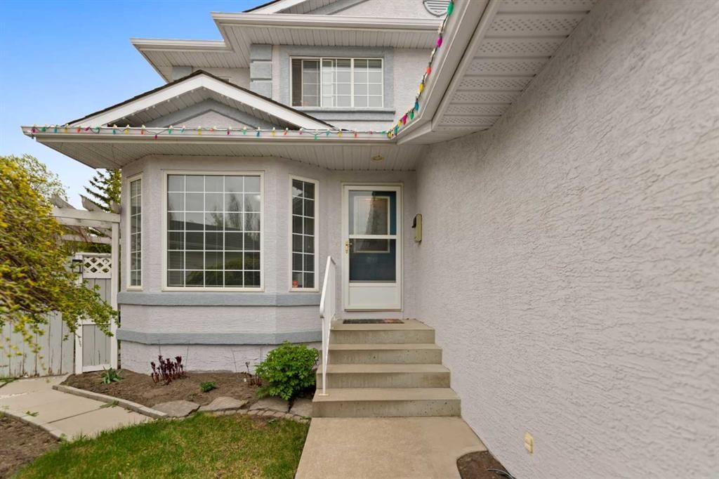 434 Douglas Woods Mews SE, Calgary — photo 3 of 38