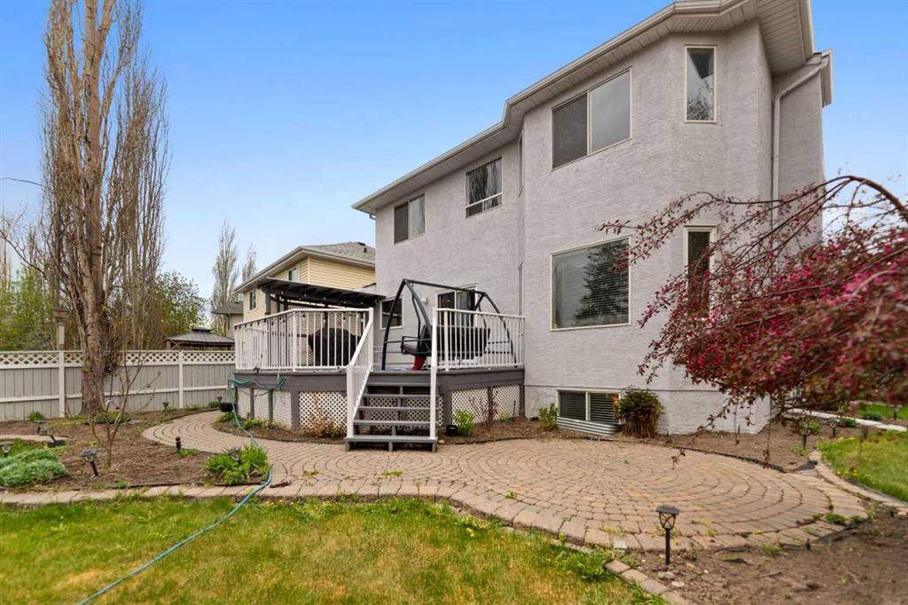 434 Douglas Woods Mews SE, Calgary — photo 4 of 38