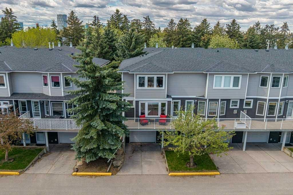 675 Regal Park NE, Calgary — photo 2 of 40