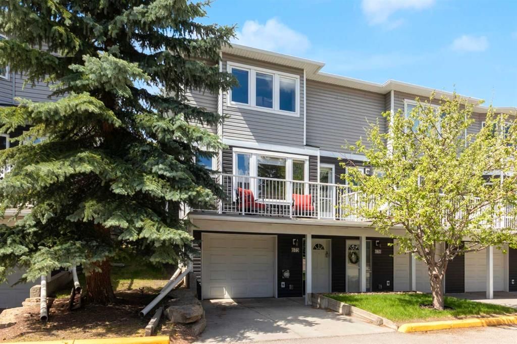 675 Regal Park NE, Calgary — photo 3 of 40