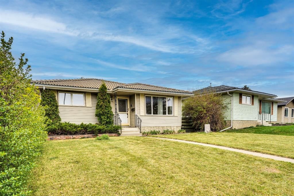 52 Penedo Place SE, Calgary — photo 4 of 50