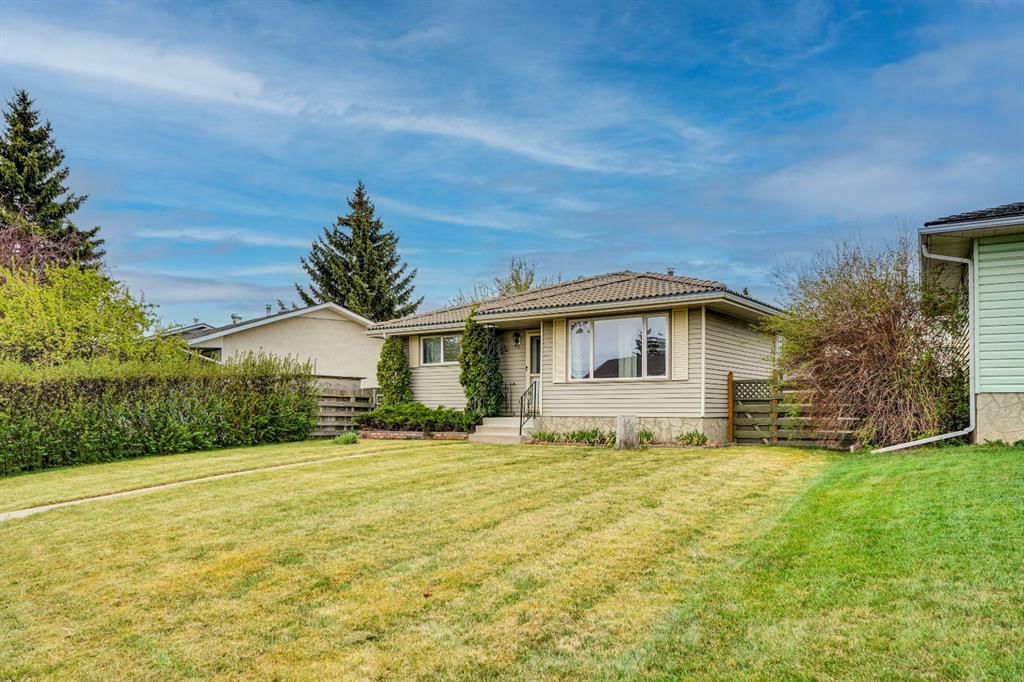 52 Penedo Place SE, Calgary — photo 5 of 50
