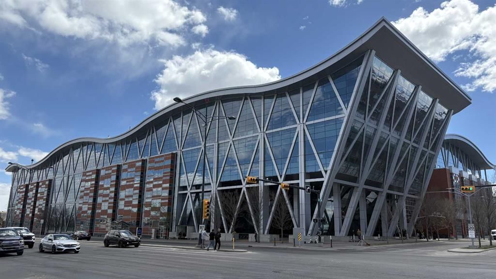 1236 17 Avenue NW, Calgary — photo 5 of 5