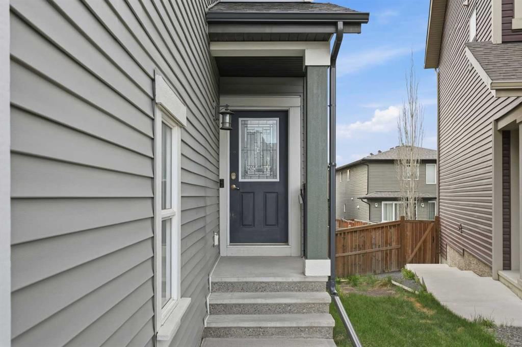 31 Evansridge Crescent NW, Calgary — photo 3 of 50