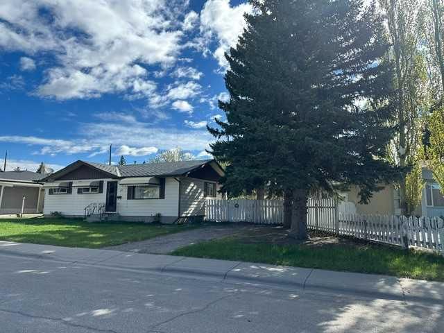 1628 Rouleau Crescent SE, Calgary — photo 2 of 27