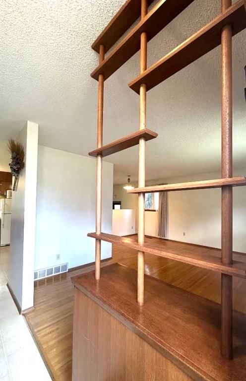 1628 Rouleau Crescent SE, Calgary — photo 4 of 27
