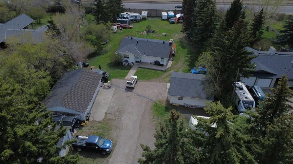 6003 Baroc Road NW, Calgary — photo 3 of 11