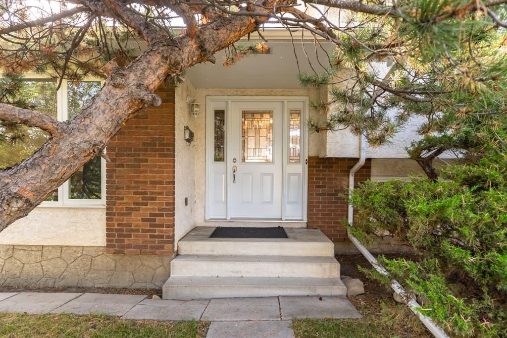 207 Whiteview Bay NE, Calgary — photo 3 of 40