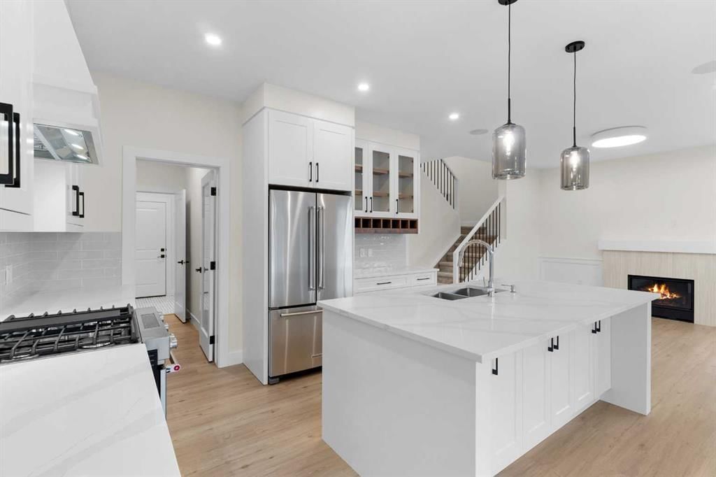 706 Mandalay Link, Carstairs — photo 3 of 26