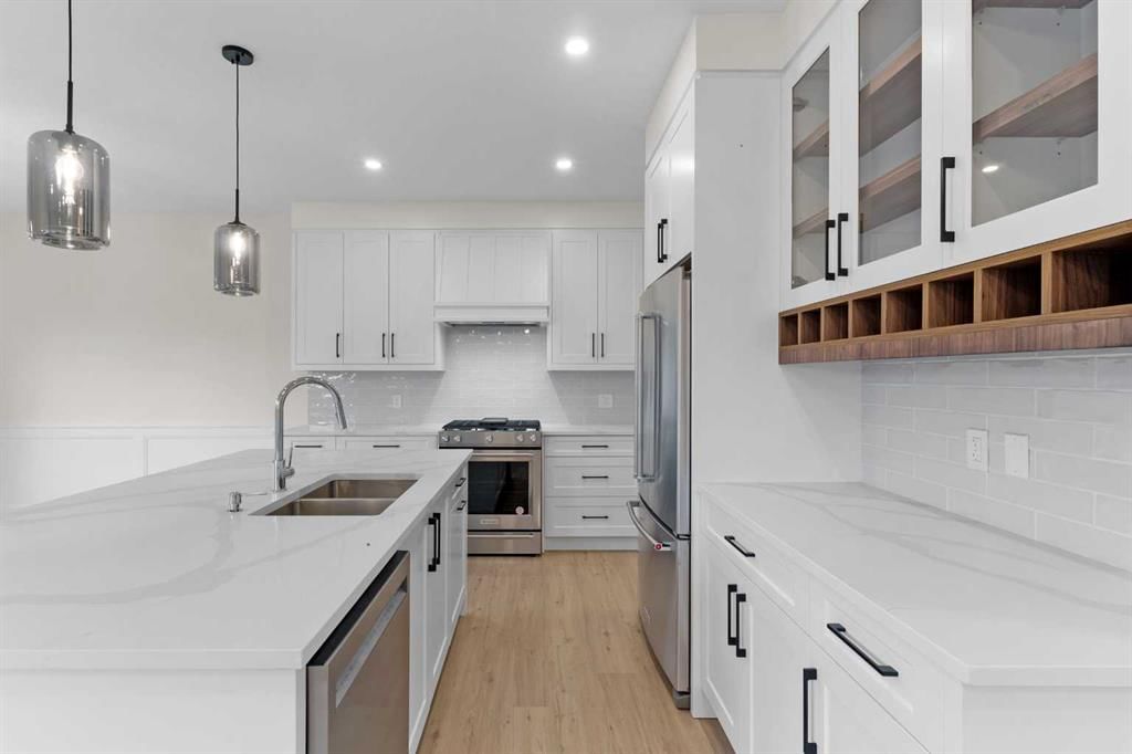 706 Mandalay Link, Carstairs — photo 4 of 26